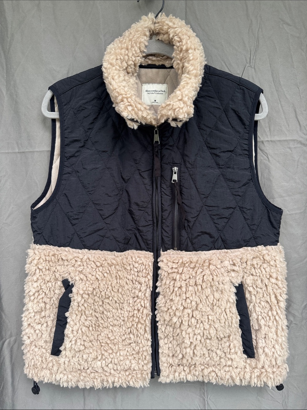 Abercrombie & Fitch Black Quilted Vest with Cream Sherpa